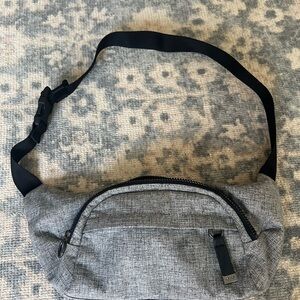 Large Lululemon sling/fanny pack